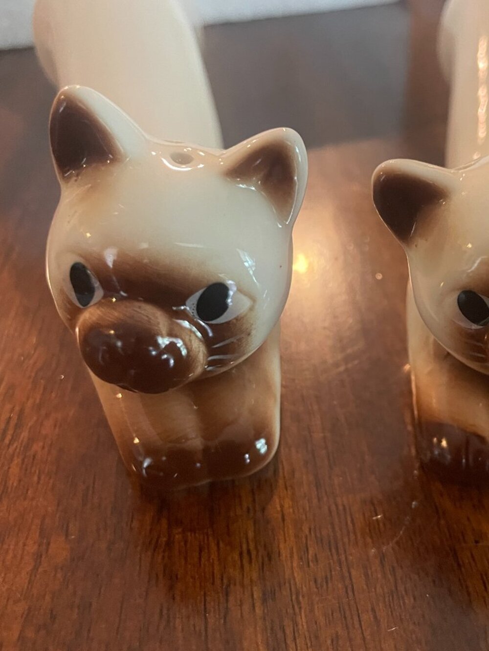 NIB! Cracker Barrel Long Siamese Cats Salt Pepper Shaker Set Ceramic! - Picture 4 of 7